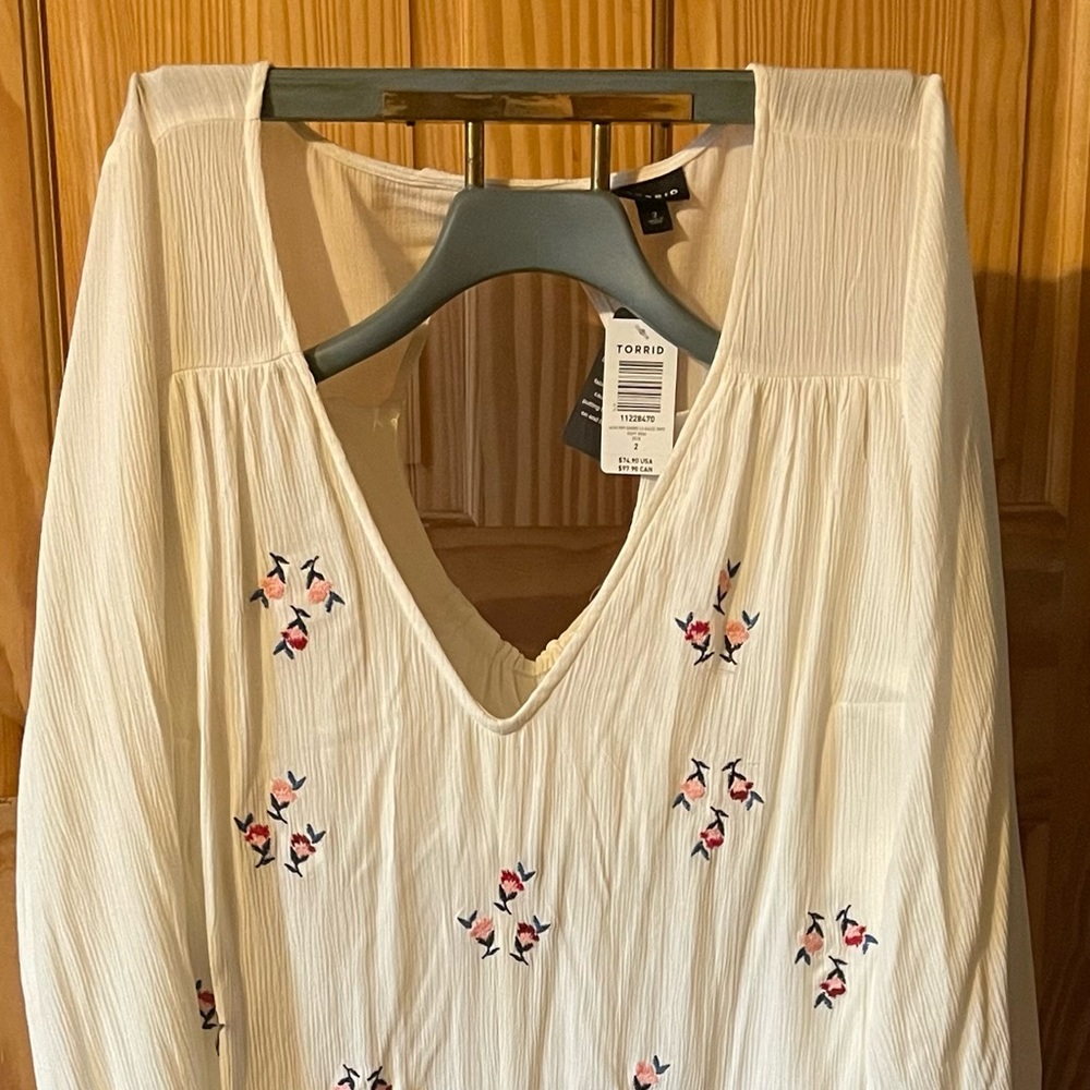 Torrid embroidered dress size 2